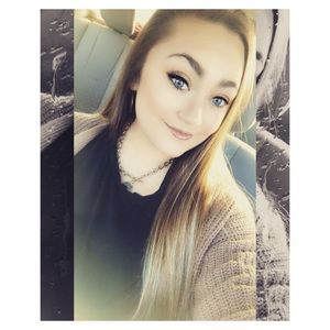 Meet your Posher, Kaylie